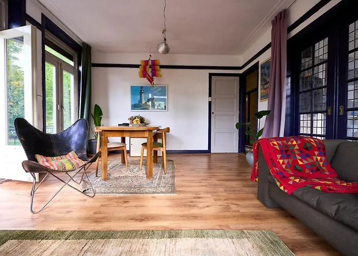 Olympic's Little Palace *